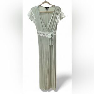 Elegant Women's Sleepwear Robe in Mint Green